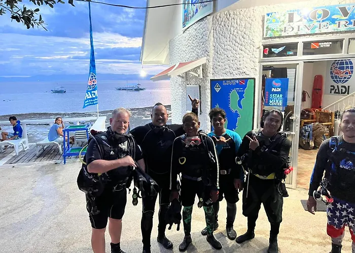 Love\'S Beach & Dive Resort